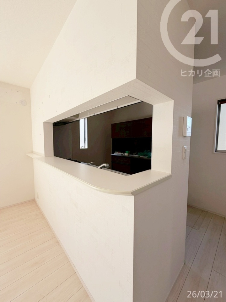  ���������󂯓n���ɕ֗��ȃJ�E���^�[�t���̃L�b�`���ł��B