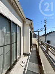  2���ɖʂ������C�h�X�p���o���R�j�[