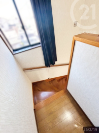  ������̌����B�ꂽ���邢�K�i�ŁA�̂ڂ肨������S�ł��B