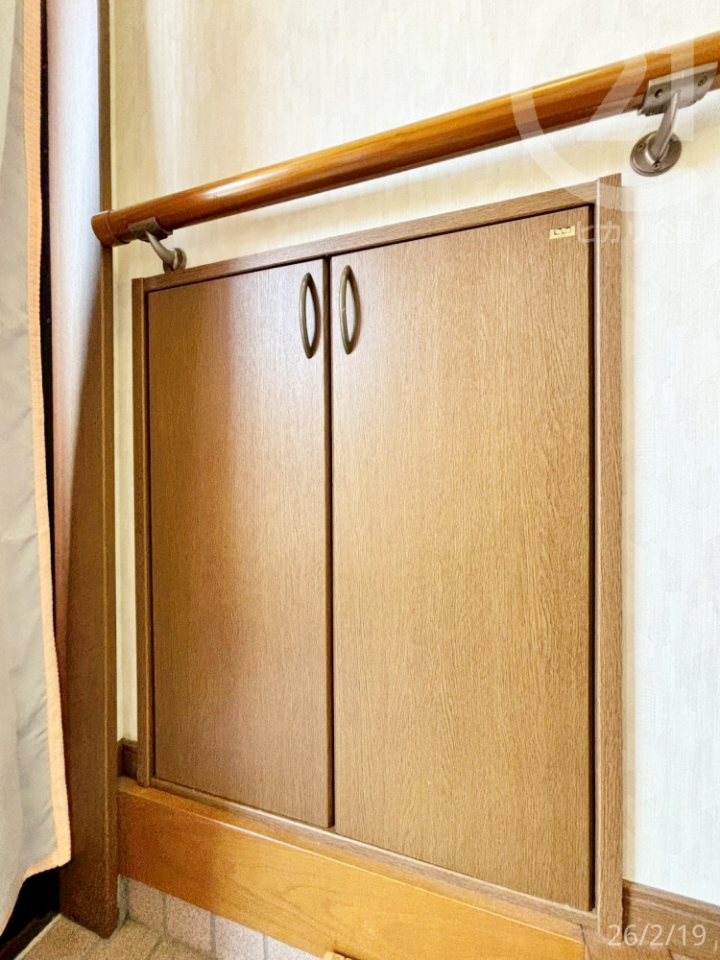  ���֓��ɂ́A�V���[�Y�{�b�N�X�̂ق��Ɏ��[�X�y�[�X���聝