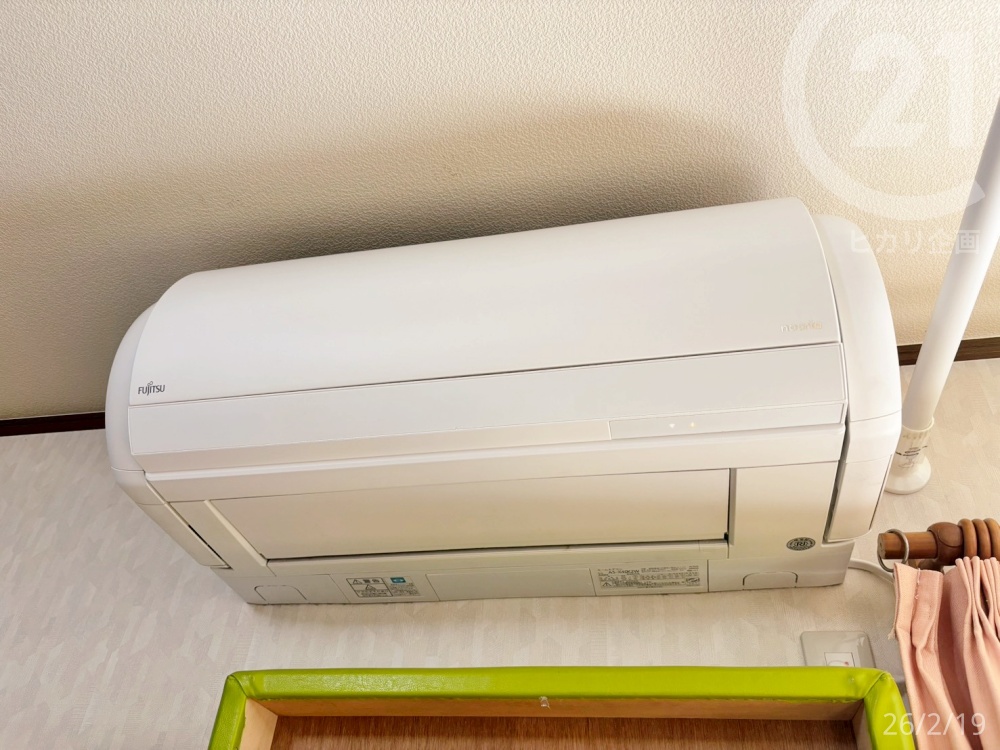  ���r���O���̃G�A�R���͎c�u�\��ł��B