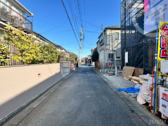  �k������4���E����