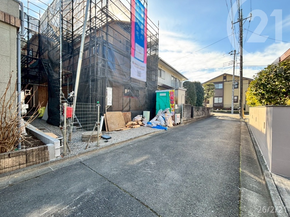  �k������4���E����