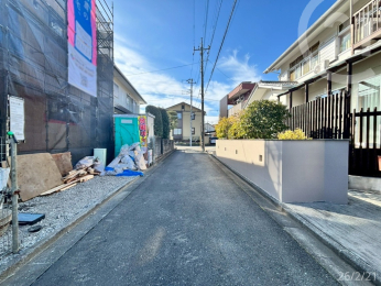  �k������4���E����