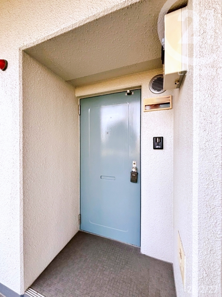  �����ց�