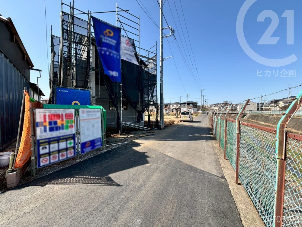  ��������4���E����