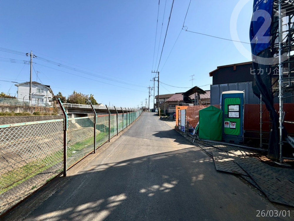  ��������4���E����