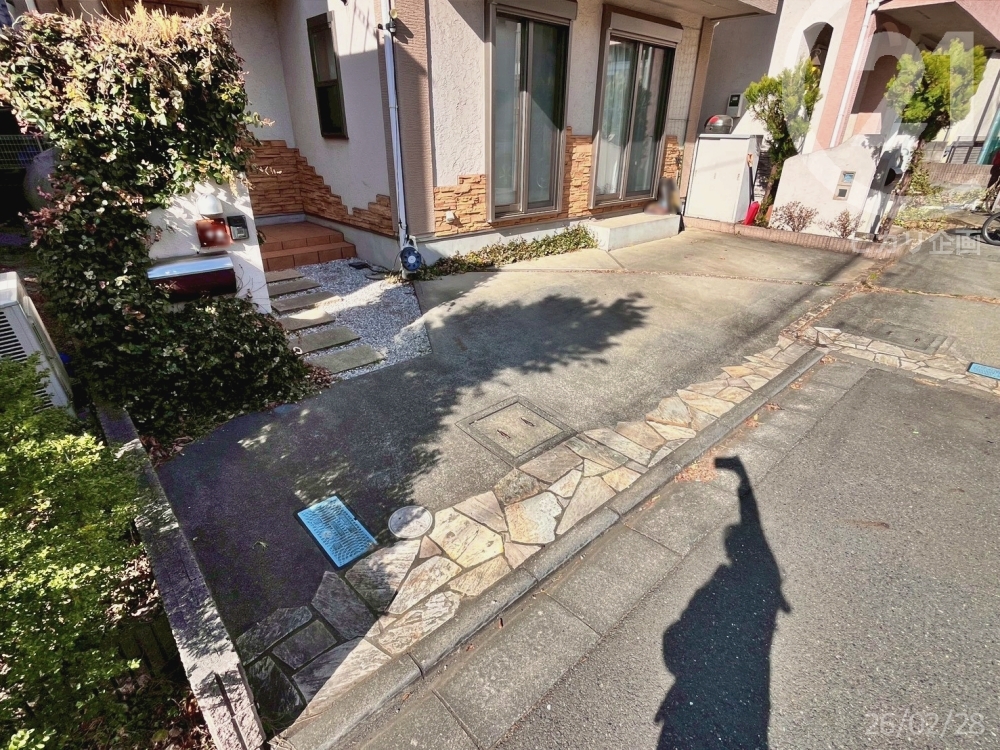  �~�n�͓��H�ɖ�5.01m���ڂ��Ă��܂��B