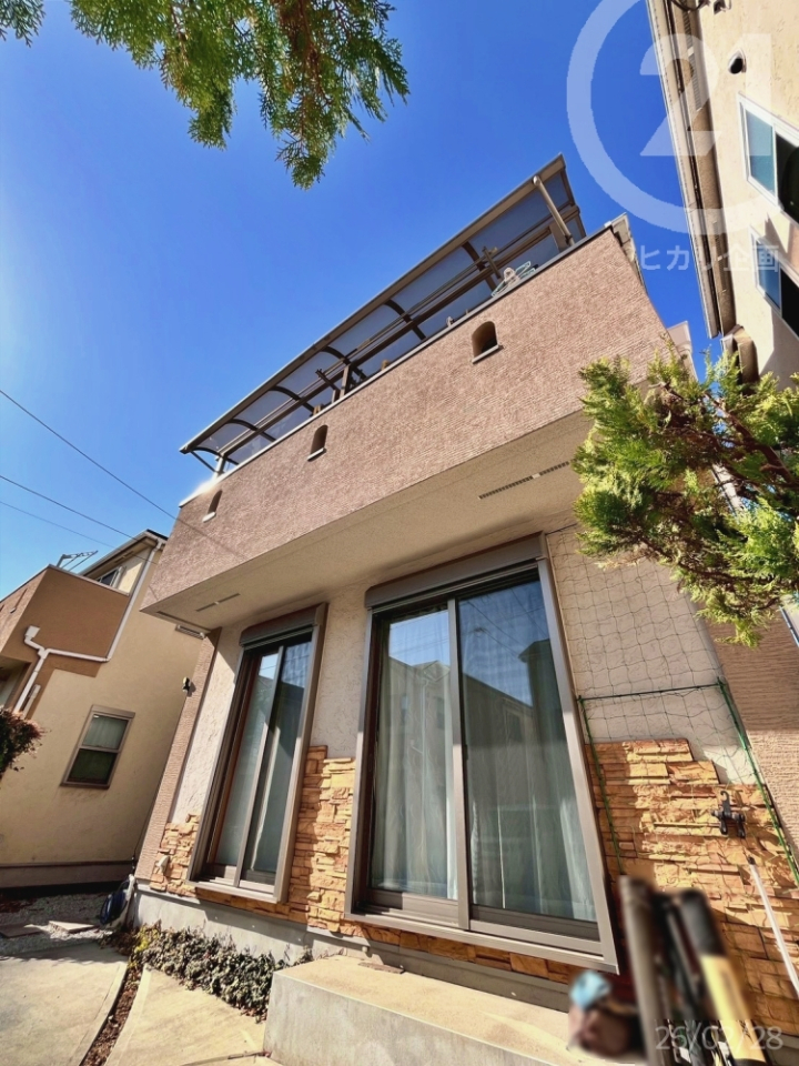  1�K�|���o�����ɉJ�˃V���b�^�[����B