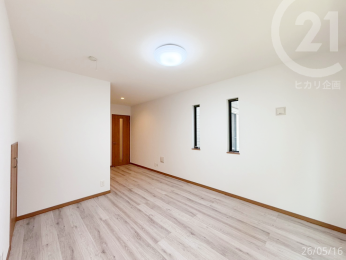  ��13.2��LDK���L�b�`�������܂��Ă��Đ��������o�ɂ����d�l�ł��B