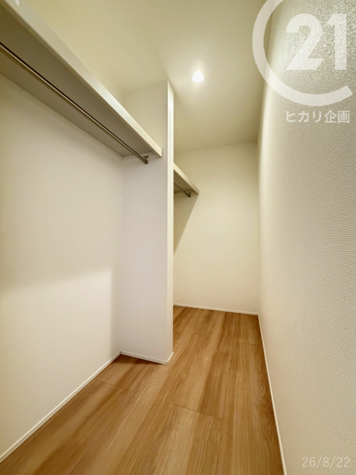  �E�H�[�N�C���N���[�[�b�g�i�m��6.75���j�b1�؈ȏ�̍L�������肽���Ղ���[�ł��܂��B�G�߉Ɠd��X�[�c�P�[�X�Ȃǂ̑�^�ƍ��̒u����Ƃ��Ă���