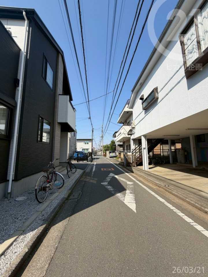  ��������4���E����