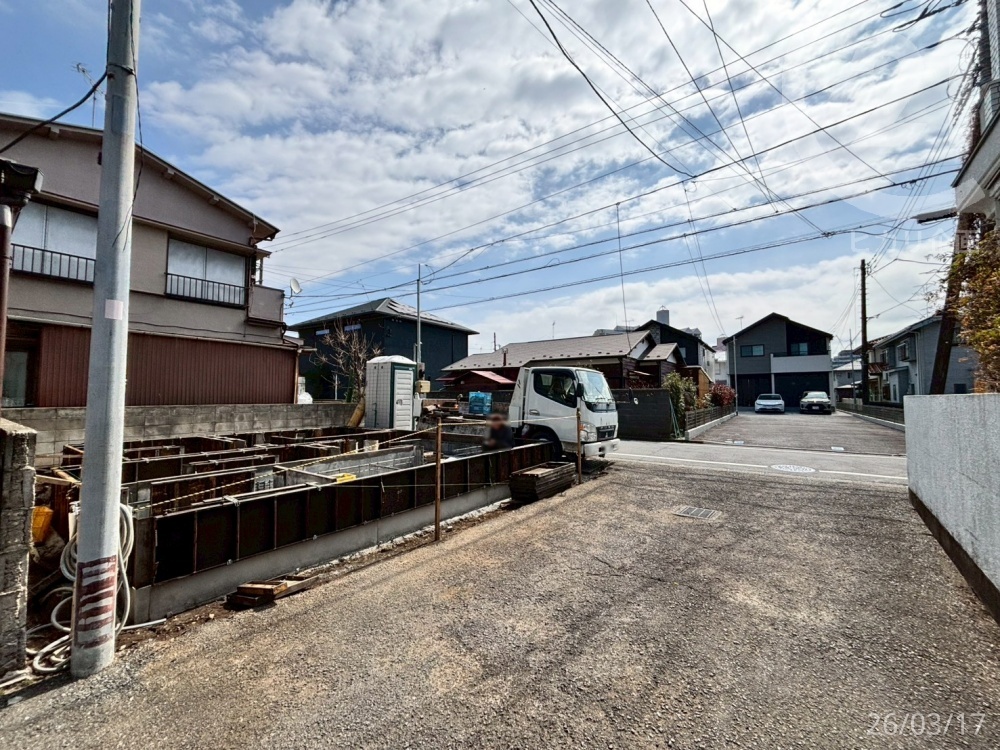  �������H�E����4��