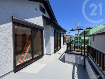  3���ɖʂ��Ă��܂��B