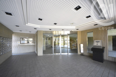  �G���g�����X�z�[��