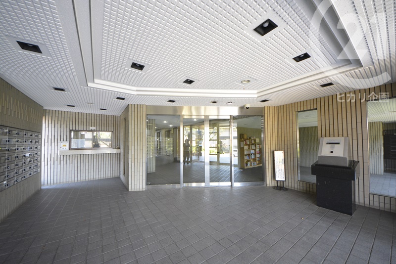  �G���g�����X�z�[��