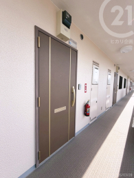  �����ց�