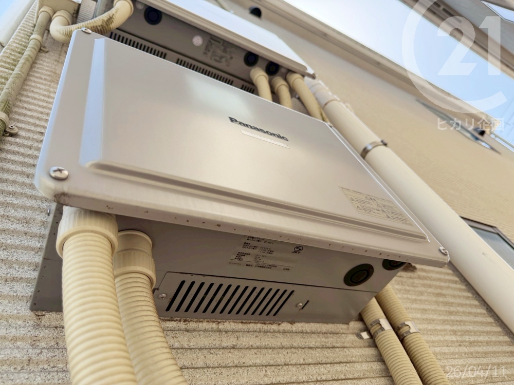  ���z�����d�V�X�e���@��^�p�i�\�j�b�N���̃p���[�R���f�B�V���i�[