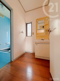  ���ʎ����ɂ͑����������܂��B