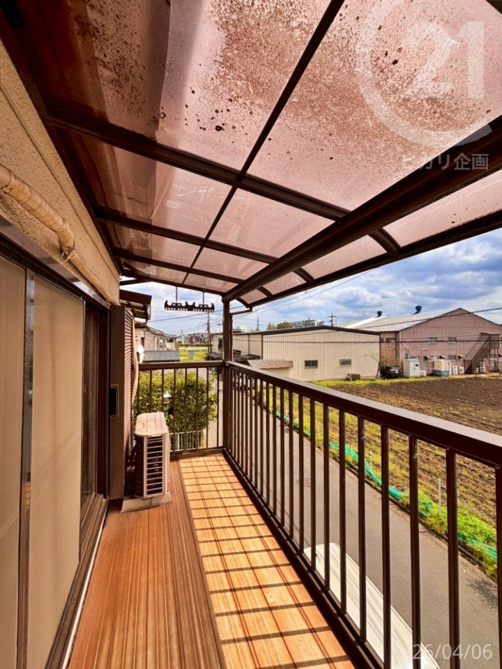  �����t���̃o���R�j�[�͋}�ȓV��̕ω��ɂ��ł炸�Ή��ł��܂��B