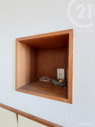  ���ǖʎ��[��������Ƃ����C���e���A�Ȃǂ�����ꏊ�ɂ��Ă���