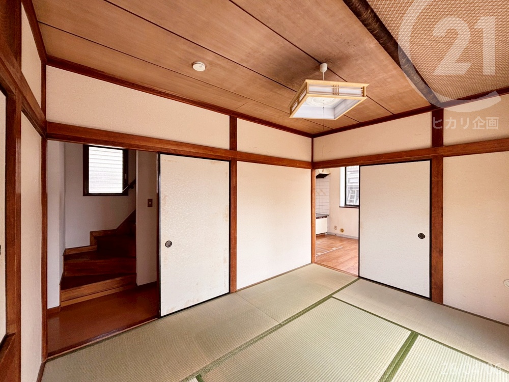  ��1�K�a�����z�[���E�_�C�j���O�L�b�`���̂ǂ��炩��ł��A�v���[�`�\�ł��B