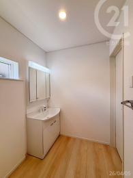  ���E�ߏ����������̂��閾�邢���ʋ�ԁB