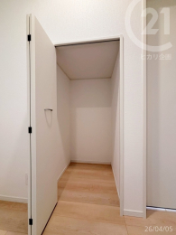  ��1�K�z�[�����[���g���₷���ʒu�ɐ݂���ꂽ�֗��Ȏ��[�X�y�[�X�B