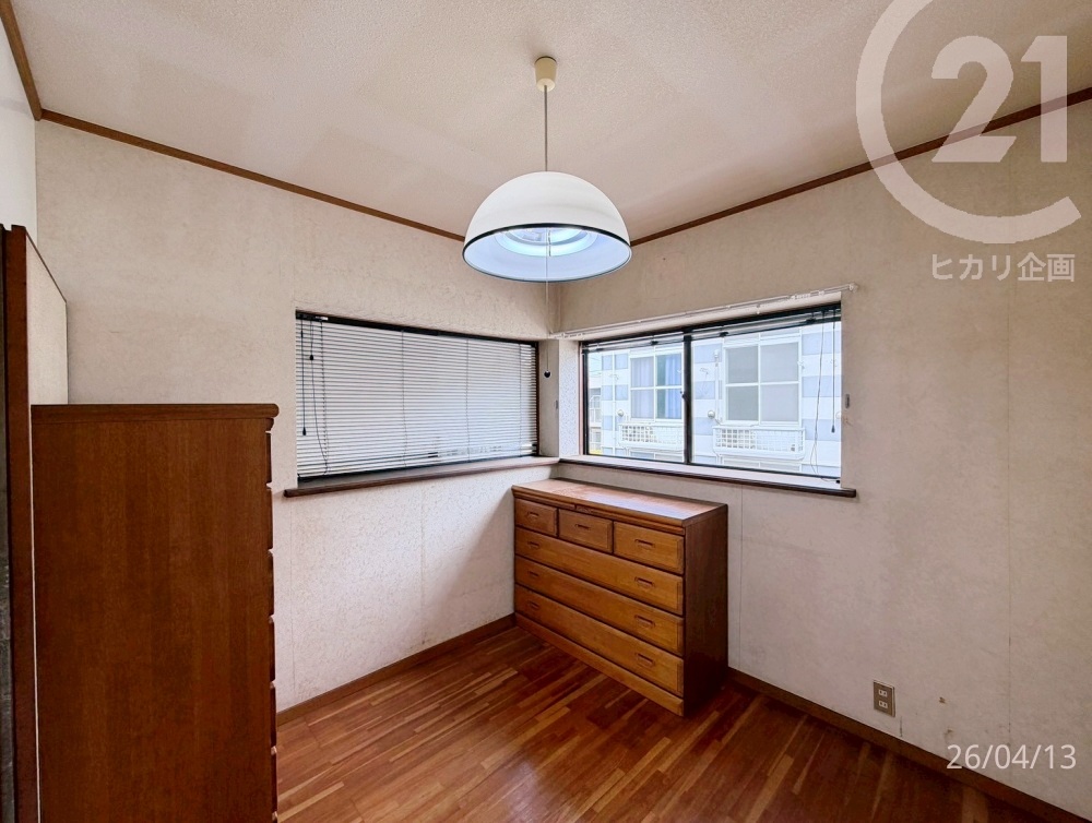  ��2F�F�k���m����2�ʍ̌��̍������ŕ��ʂ��ǍD�B�Ƌ�z�u�����₷���g������̗ǂ���Ԃł��B