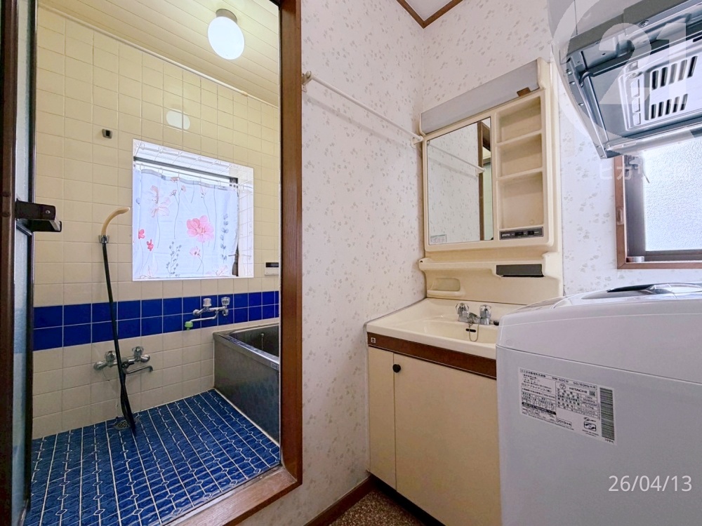  �����ʏ���2�K�ɐ��܂����W��B���󂩂犱���܂ł̓������X���[�Y�ł��B