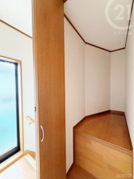 ��2F�K�i�����[���K�i���̎��[�X�y�[�X�ŁA���p�i�⏬�����������萮���ł��܂��B