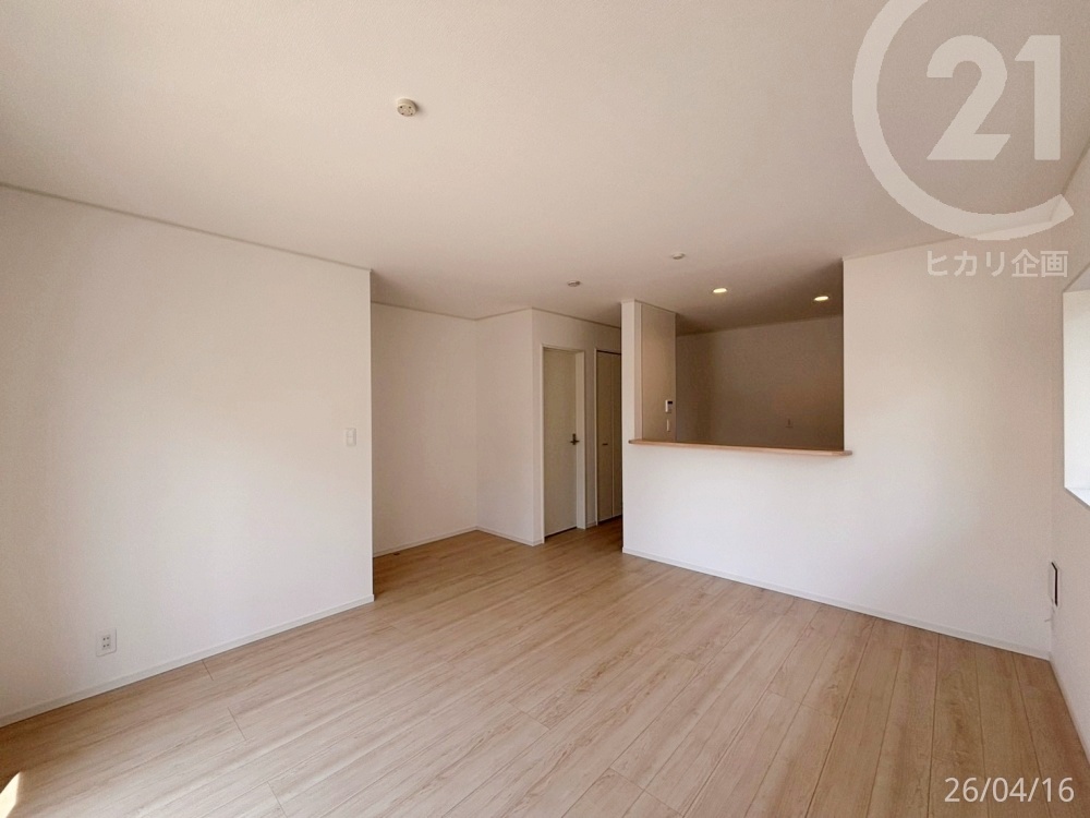  ��LDK15.25����LDK������ʗ����ɃA�v���[�`�ł��܂��B����肪�W�񂳂�Ă��ĉƎ������ǍD�ł��I
