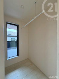  ��2F�z�[�����C���i�[�o���R�j�[�ɂȂ��Ă��ēˑR�̉J�ɂ��Ή��B�����������ł��Ď�荞�݂����₷���ł��B