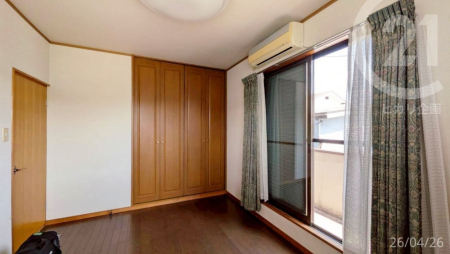  ��2�K�m���E6�����o���R�j�[�ɖʂ����J�����̂��邨�����ł��B