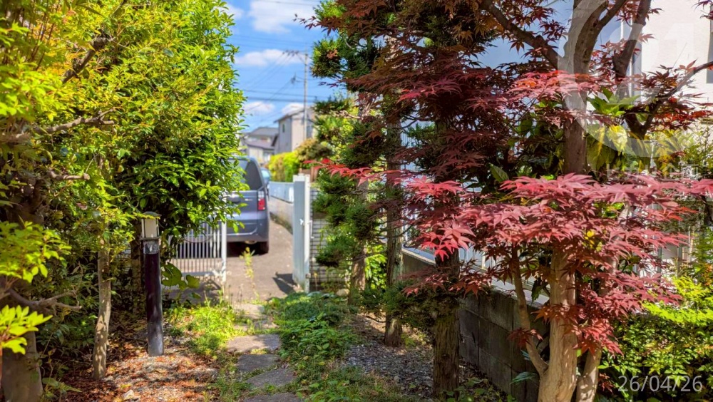  �J�[�X�y�[�X���狏�Z�X�y�[�X�̊Ԃɂ́A���������h�Ə�����S�ł��B