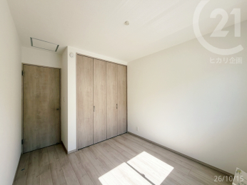  �m��5.25��