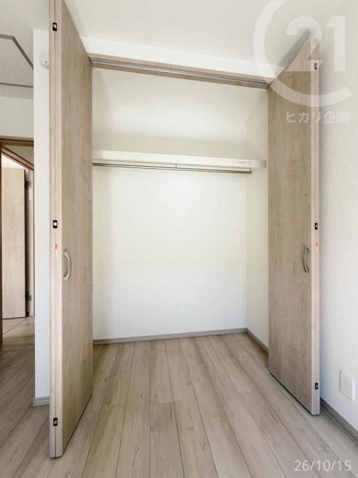  �m��5.25���E���[