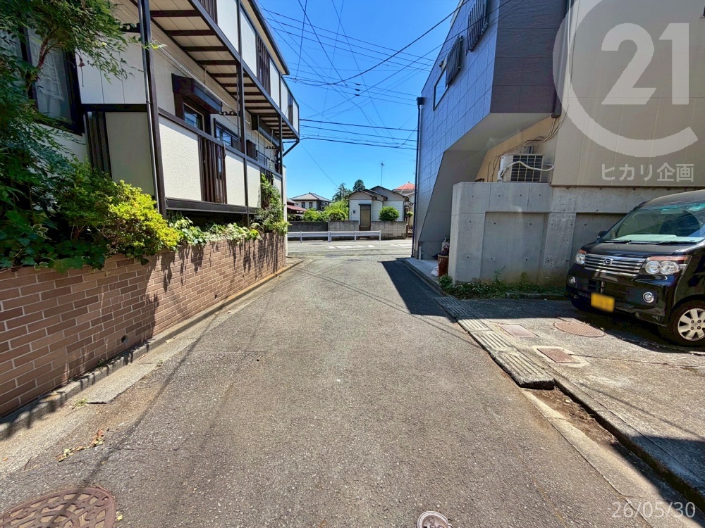  �k������4���E����