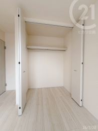  �m��6.5���b�N���[�[�b�g�t���ŁA�ߗނ�g�̉��̕�������������[�ł��܂��B