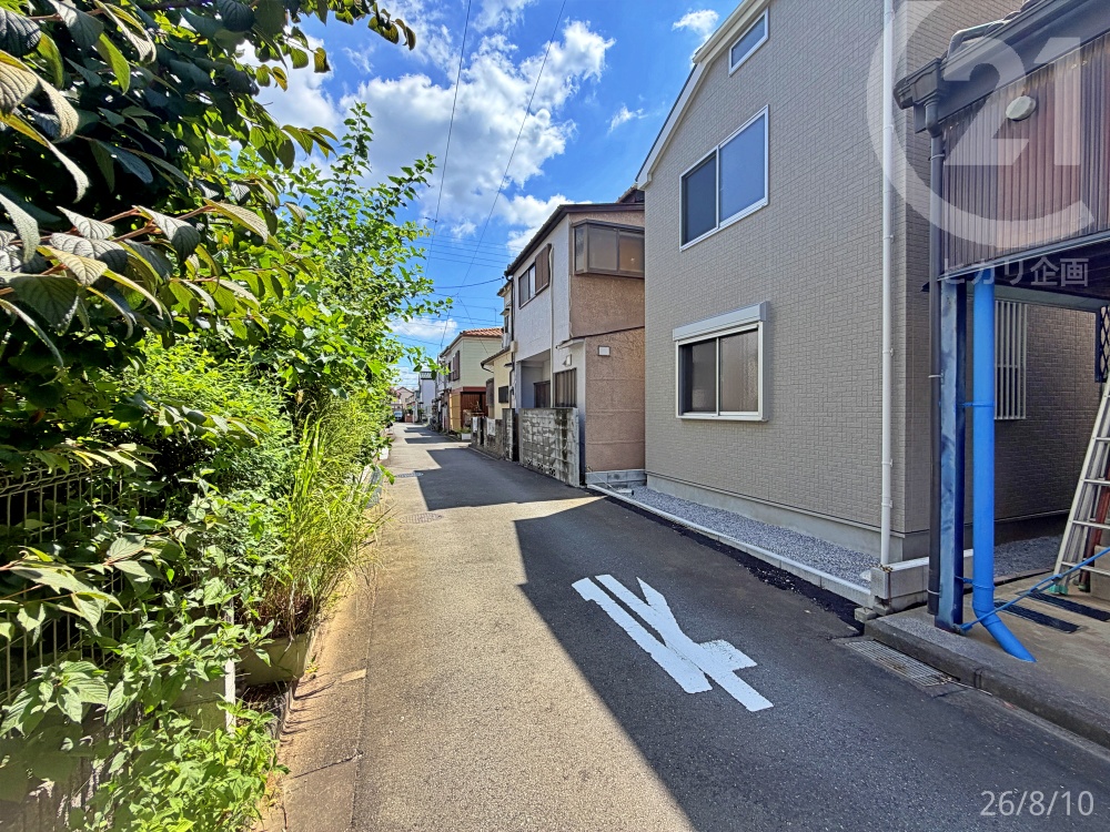  �k������4���E����
