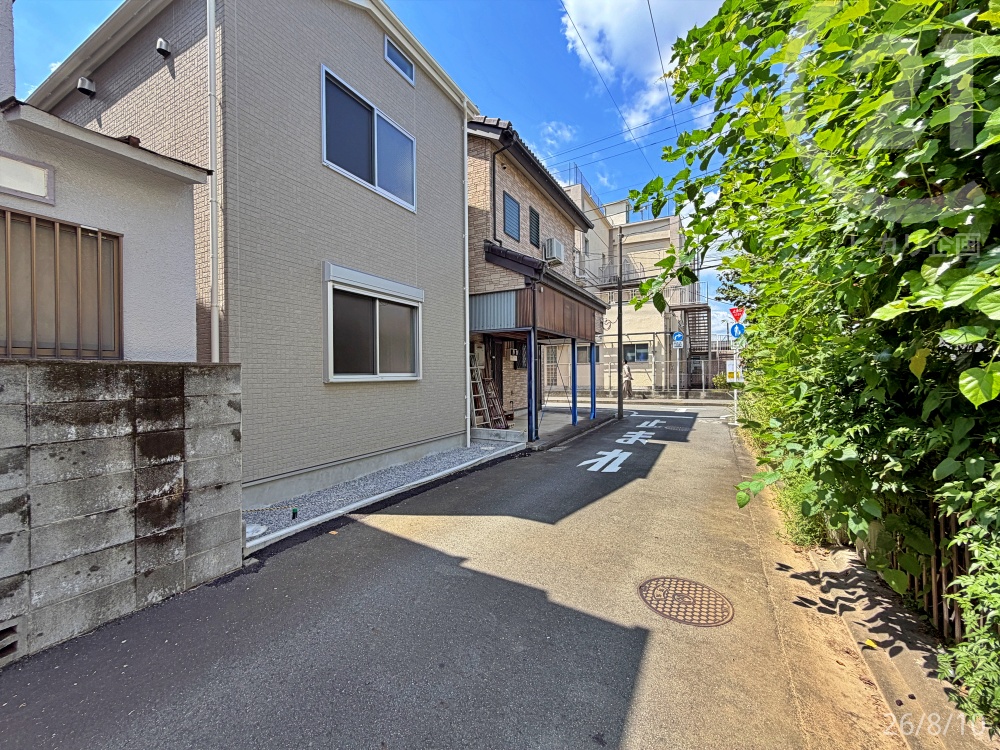  �k������4���E����