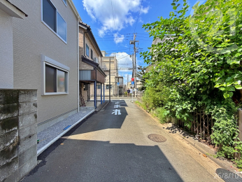  �k������4���E����