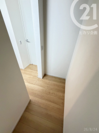  ���ʎ��̎��[�̓t���[�X�y�[�X�ɂȂ��Ă���̂ŁA�g�����ɍ��킹�ĒI�Ȃǂ�z�u�ł��܂�