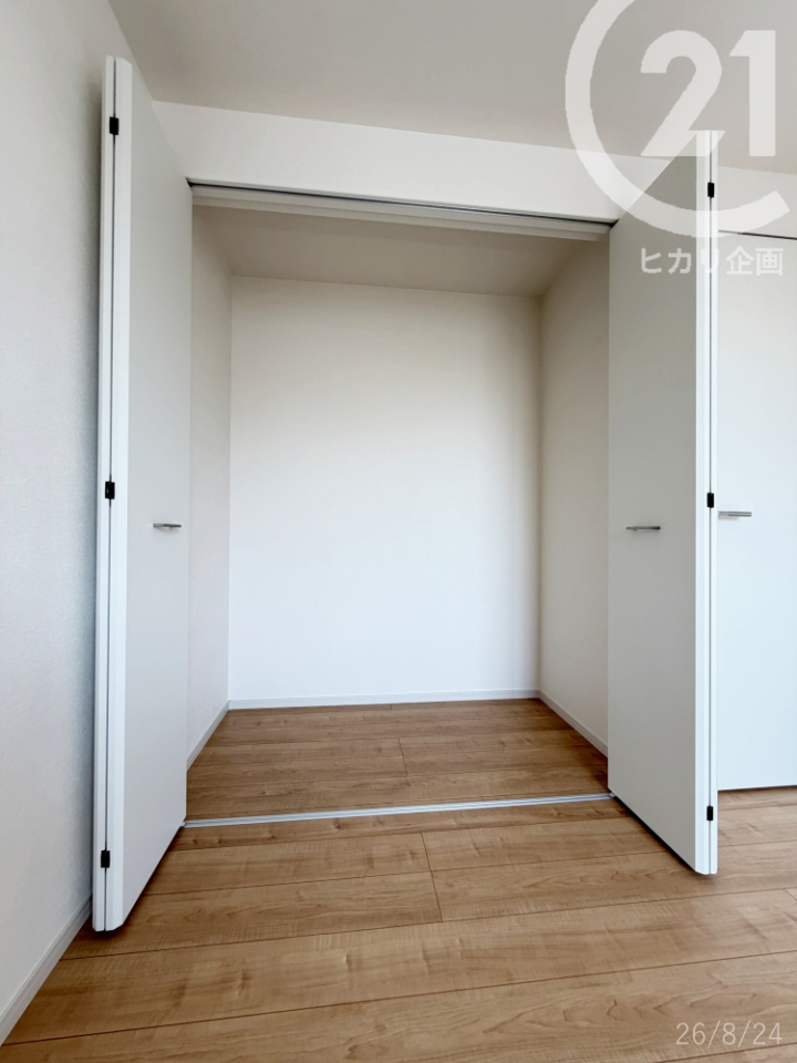  �m��5.2���̃N���[�[�b�g�͖�P���T�C�Y���蕝�����s�����L����e�ʂł�