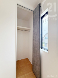  �m���i4.7���j�^���[����