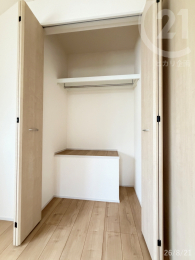  �m��5���̃N���[�[�b�g�͊K�i���L�����p�������[�ł��B