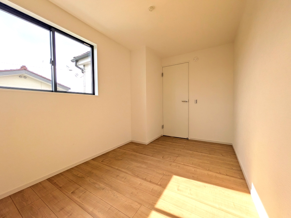  �m��4.6��
