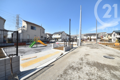 現地外観写真 ／開発現場内に新しく公園が造られます。（04/03/14）