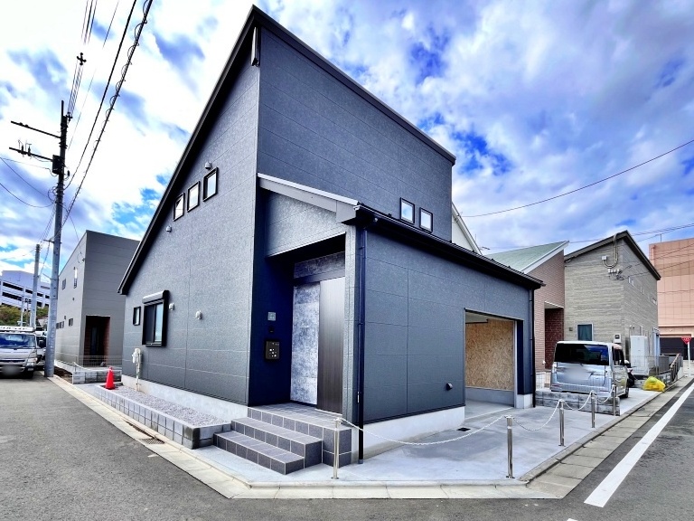 暮らしに“余白”をくれる、インナーガレージのある家